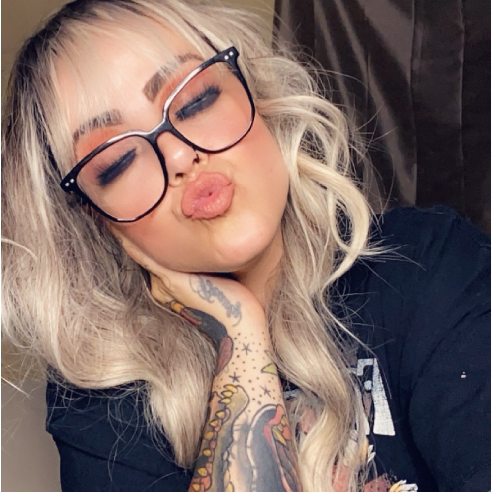Meet your Posher, Karina